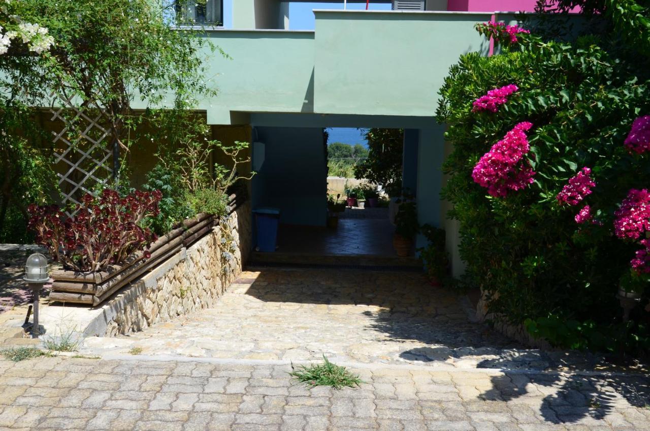 Mirovigli Aparthotel Lépedha Екстериор снимка